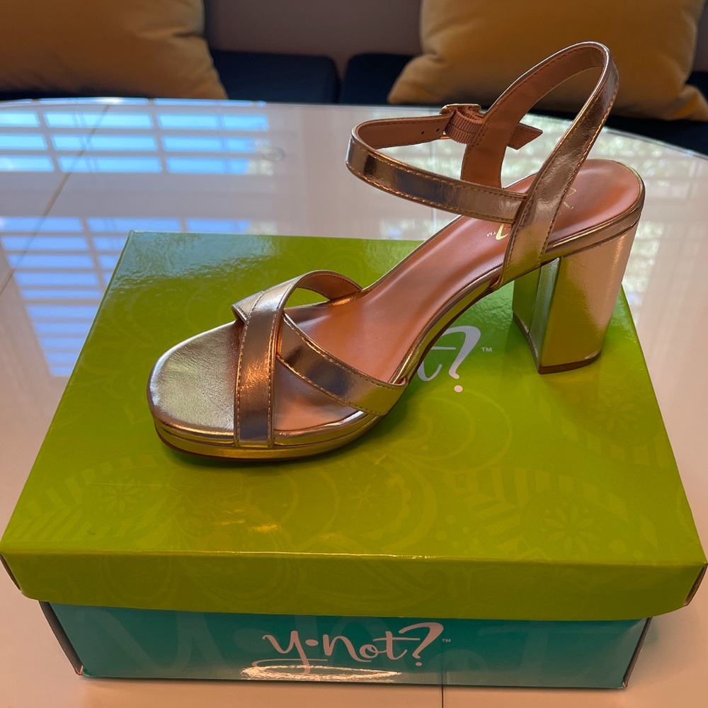 Gold Y Not Heels, Size 6